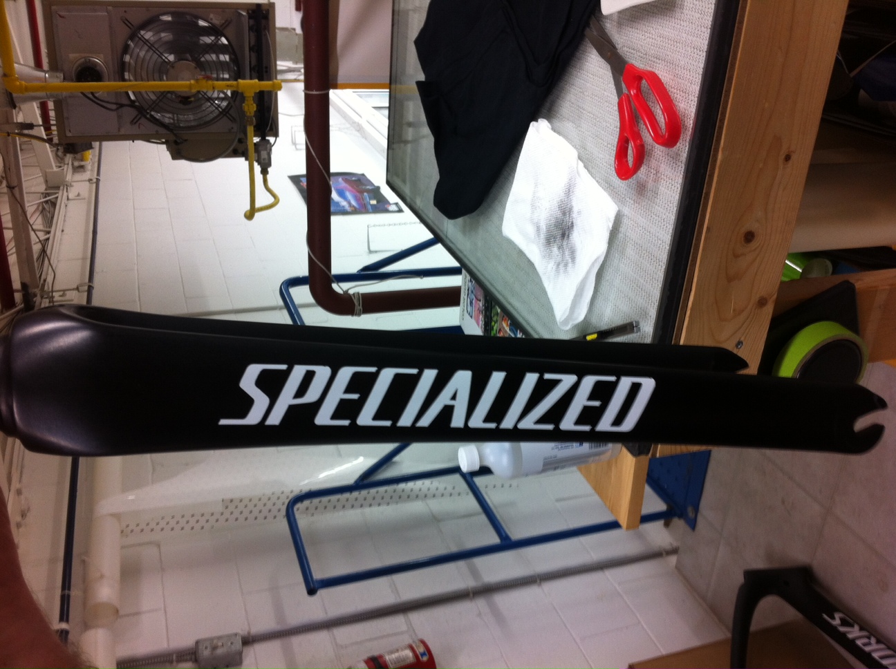 painting carbon fork